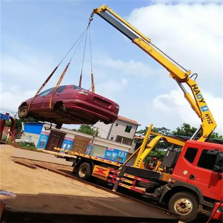 梅县吊车吊汽车的正确方法